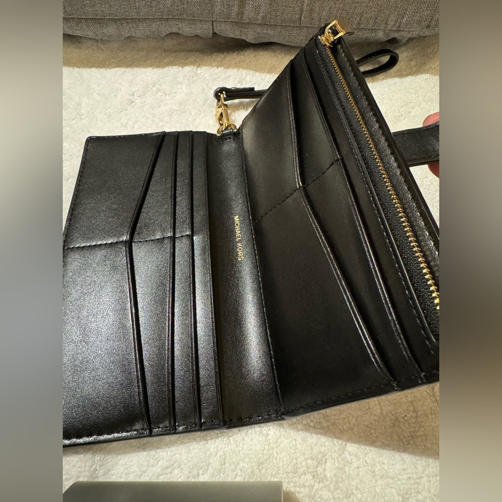 Michael Kors Large Black Wallet with Wristlet - Picture 3 of 4